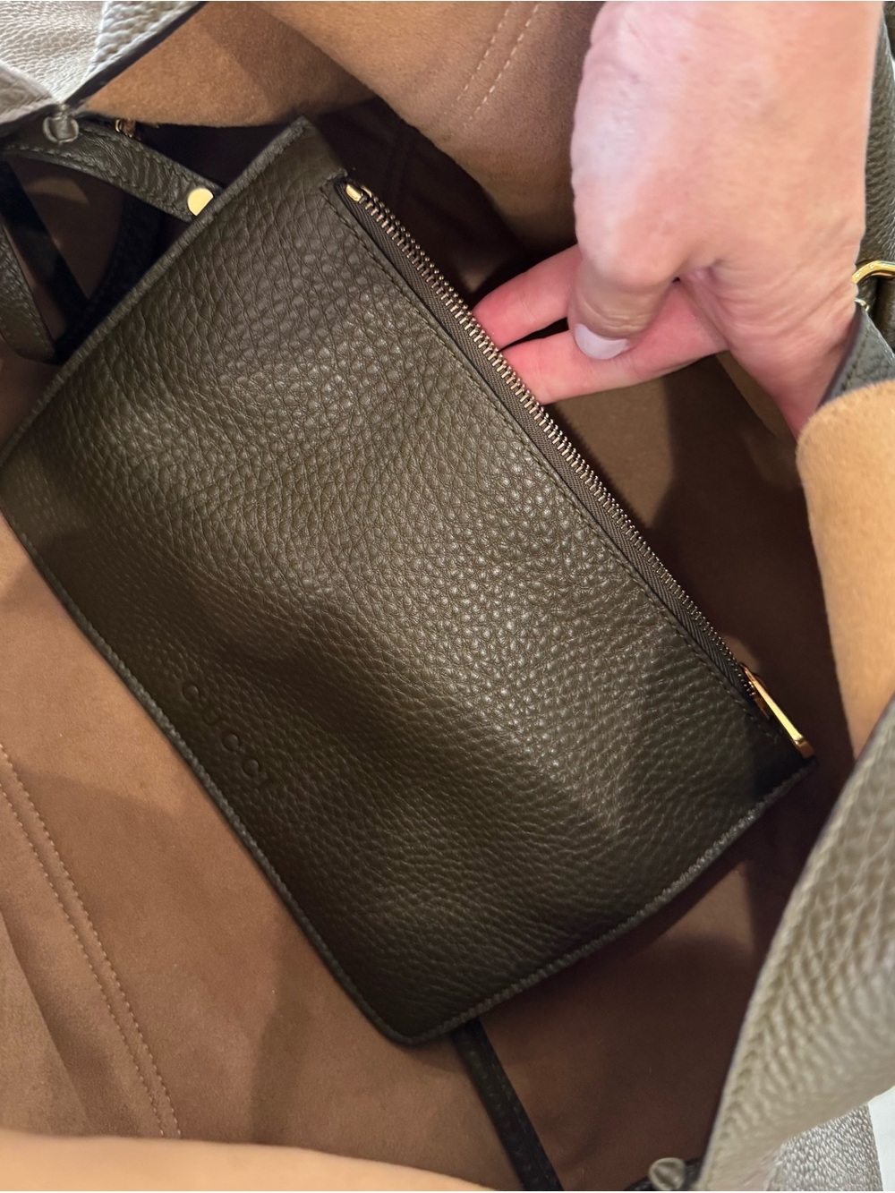 Gucci Olive Green Softbit Maxi Shoulder Large Leather Bag - Picture 7 of 7